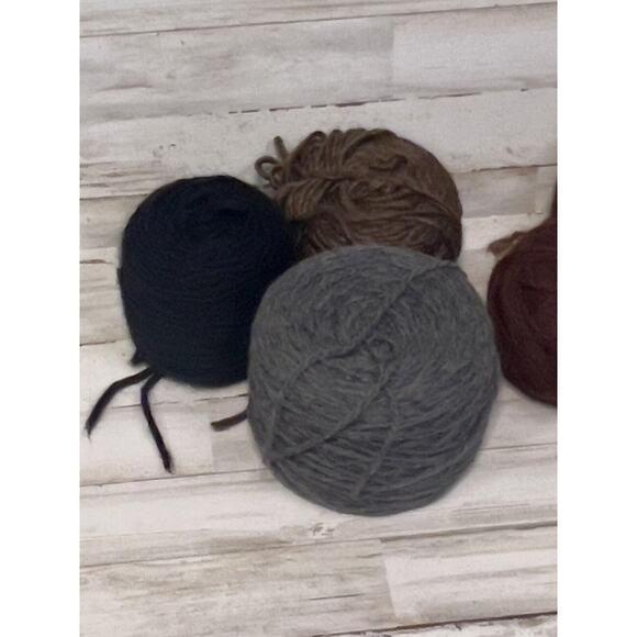 Mixed Lot Of 5 Skeins Of Yarn All Wool Or Partial Wool Neutrals - Picture 2 of 3